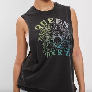 AE Queen Graphic Cutoff Tank Top
